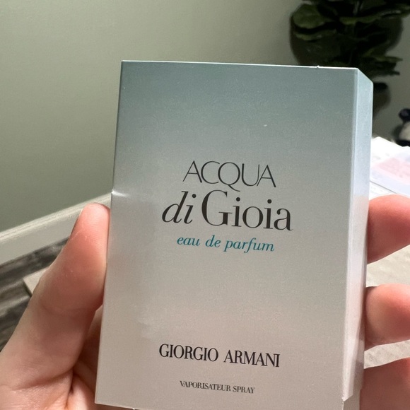 Fragrance Sample Bundle - Picture 9 of 14